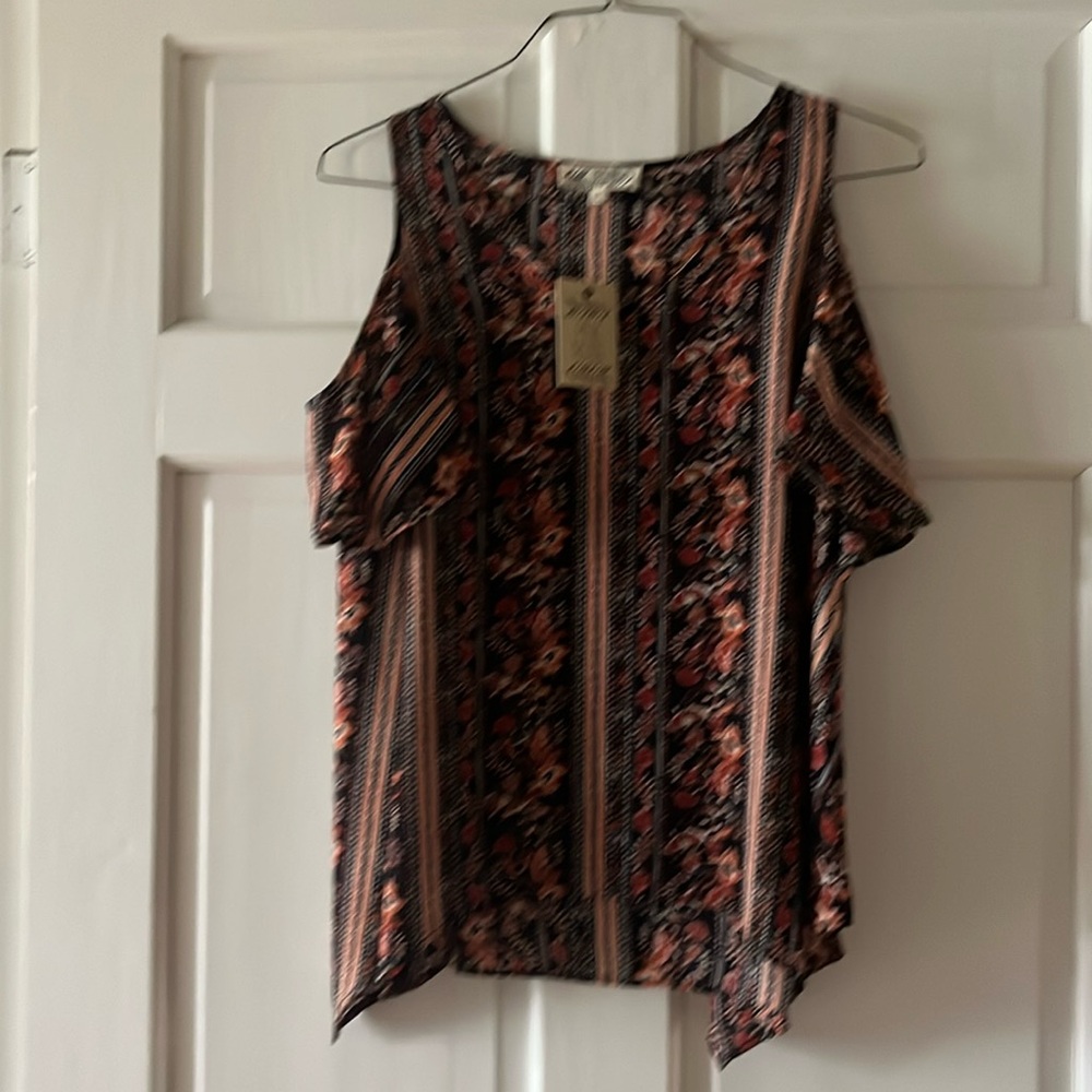 NWT Woman’s cold shoulder blouse